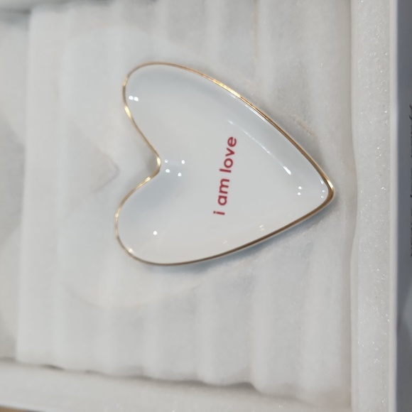 NWT peace love world ceramic trinket dishes in a beautiful boxed presentation. - Picture 4 of 7